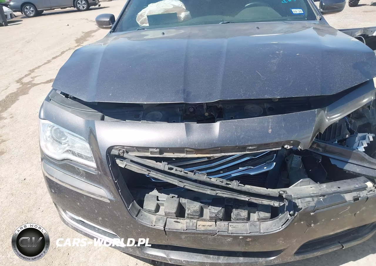 2013 Chrysler 300 Motown VIN:2C3CCAAG7DH732461 - 6