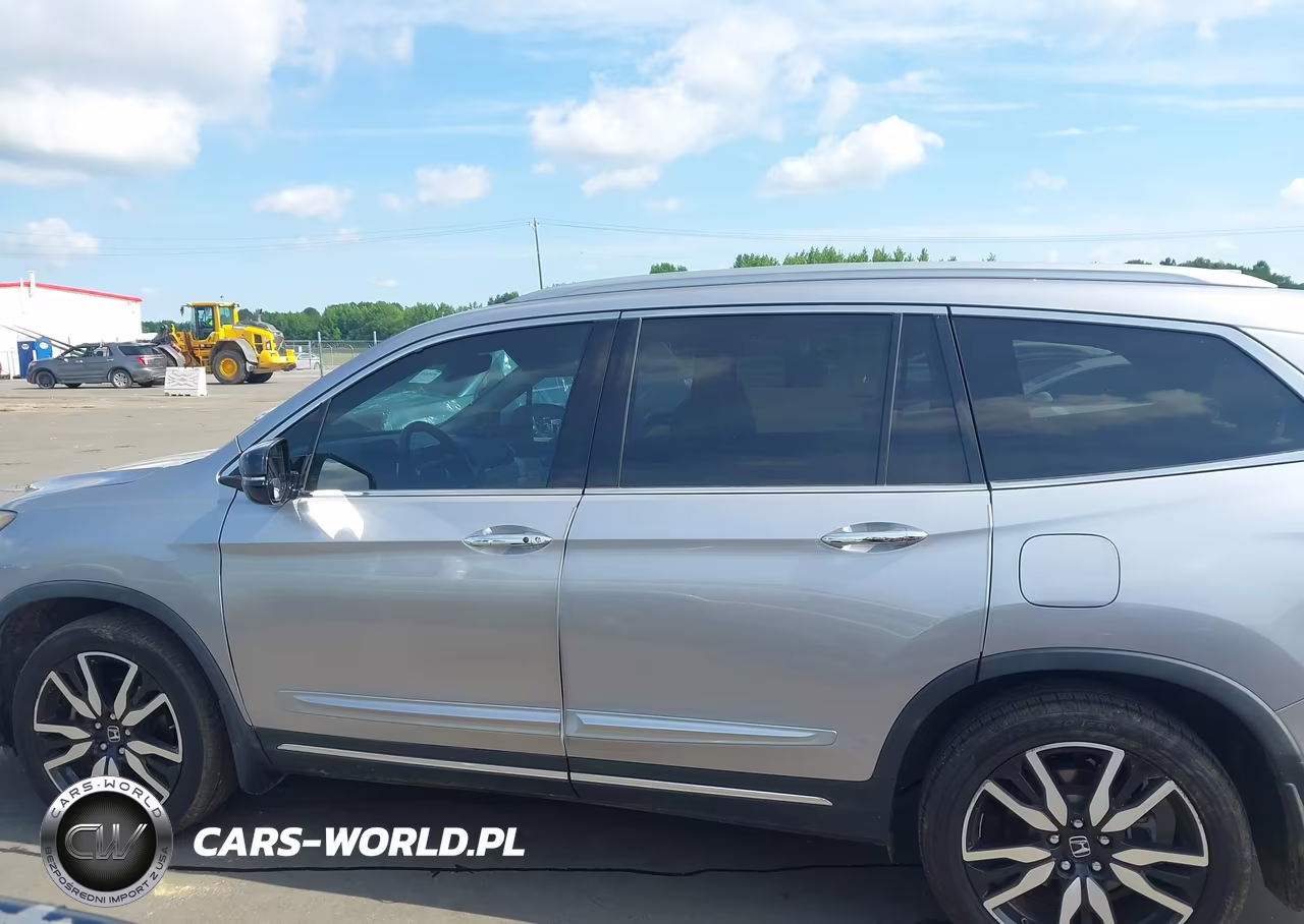 2019 Honda Pilot Touring VIN:5FNYF5H64KB023101 - 14