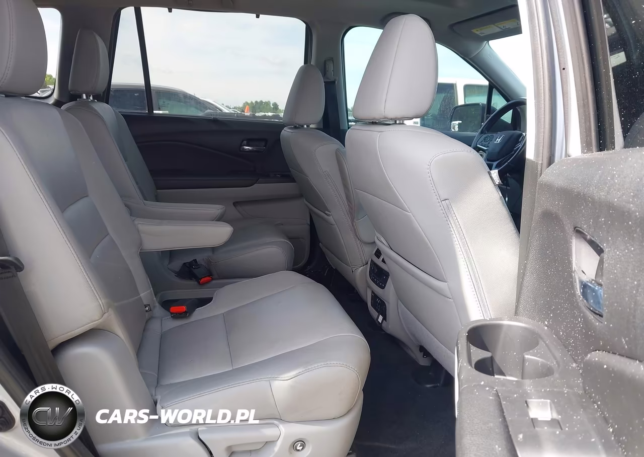 2019 Honda Pilot Touring VIN:5FNYF5H64KB023101 - 8
