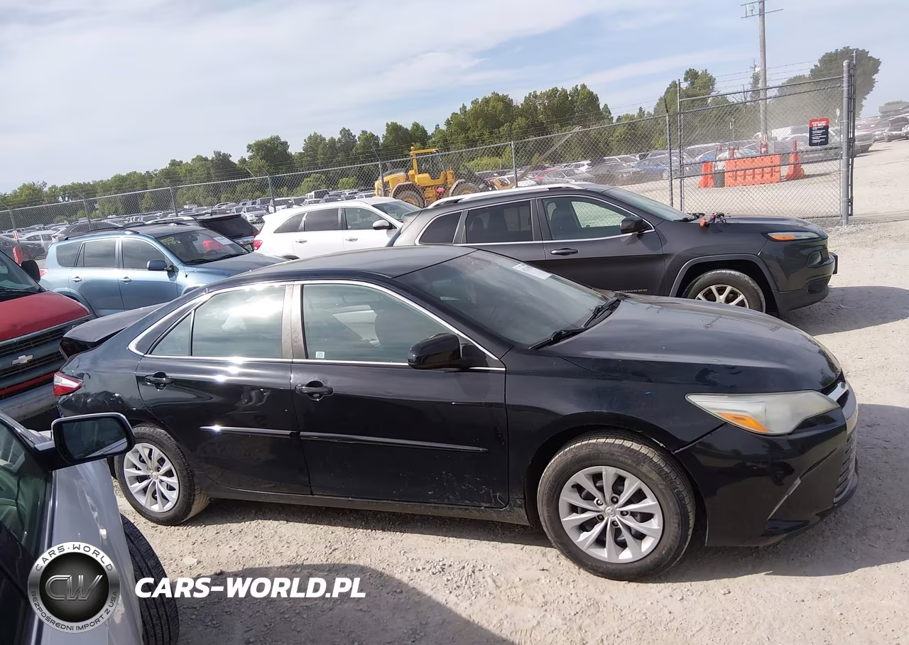 2016 Toyota Camry Le VIN:4T1BF1FK4GU570975 - 14