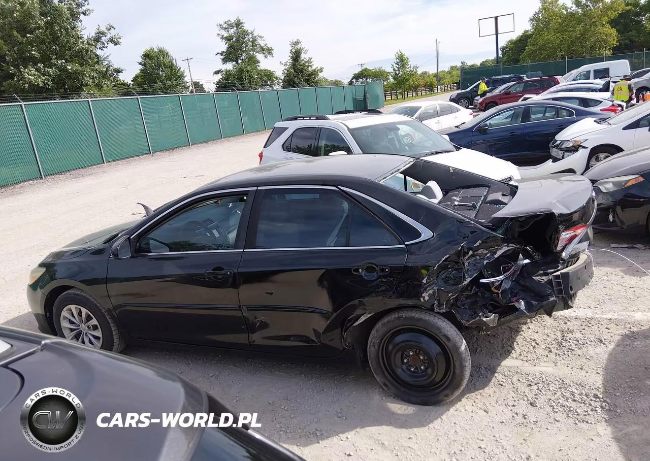 2016 Toyota Camry Le VIN:4T1BF1FK4GU570975 - 15