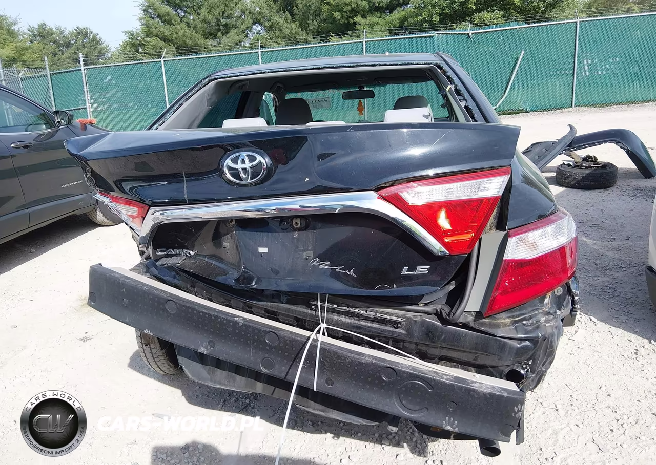 2016 Toyota Camry Le VIN:4T1BF1FK4GU570975 - 17