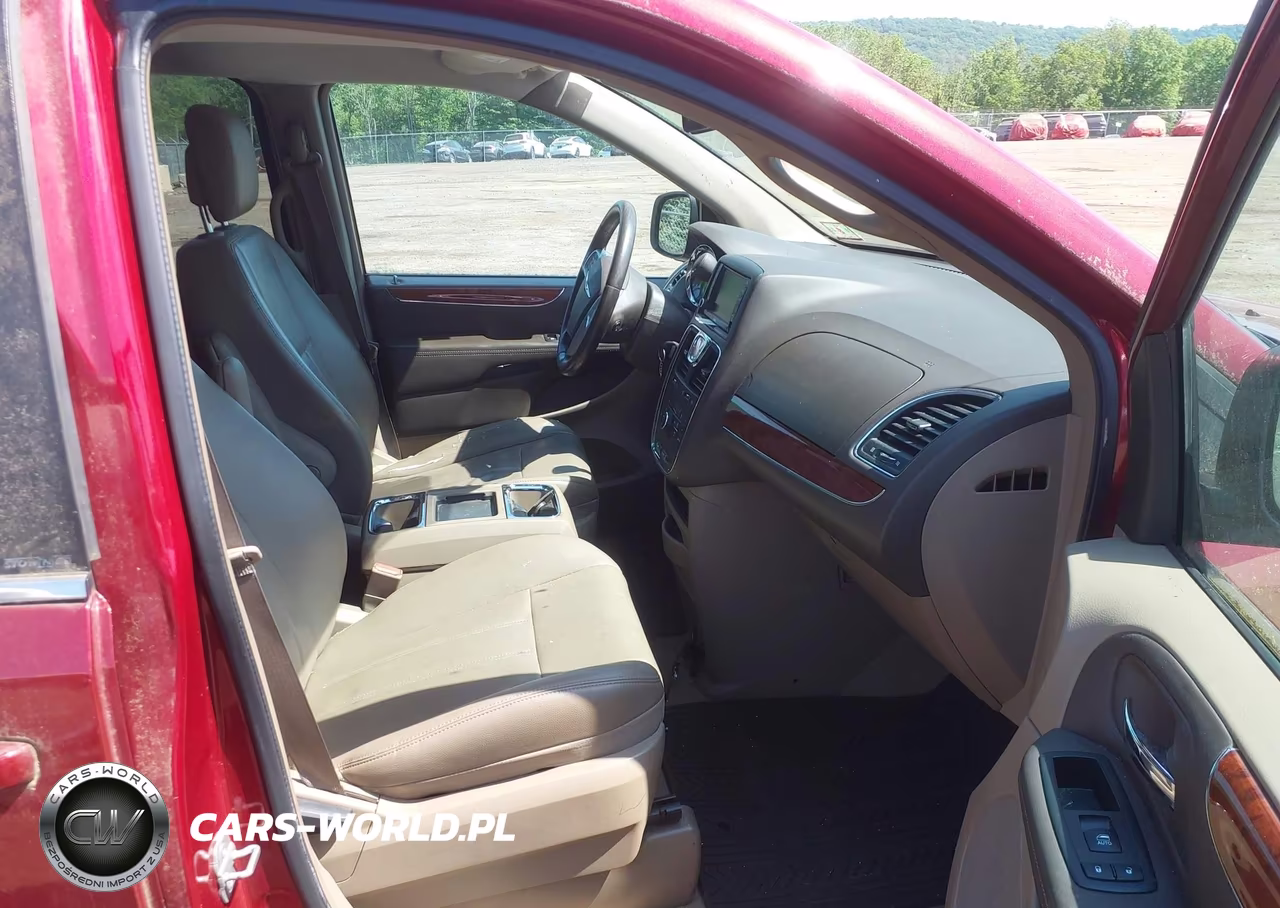 2013 Chrysler Town & Country Touring VIN:2C4RC1BG0DR647220 - 5