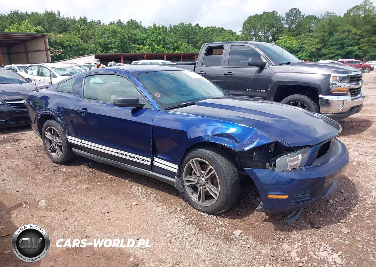 2010 Ford Mustang V6-V6 Premium