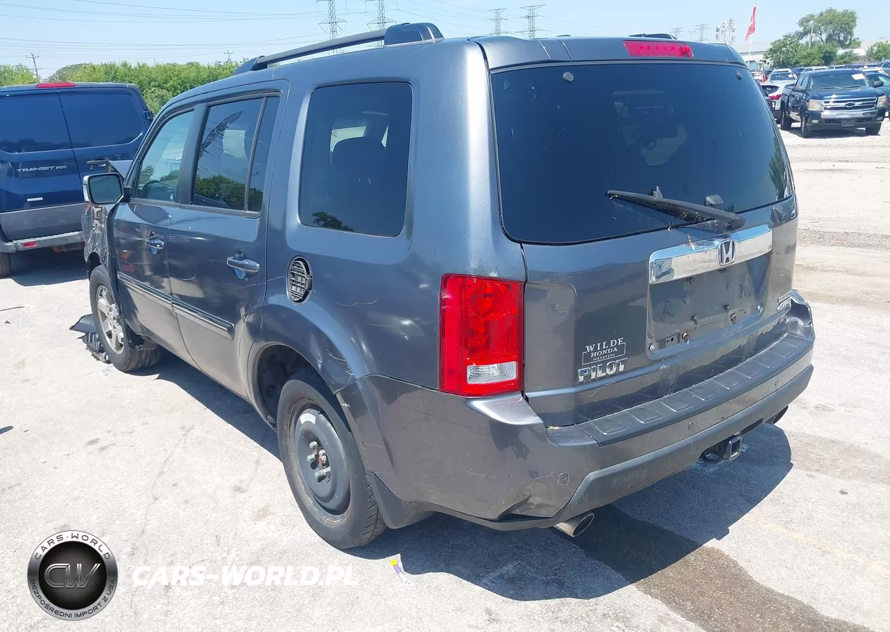 2011 Honda Pilot Touring VIN:5FNYF4H91BB100818 - 3
