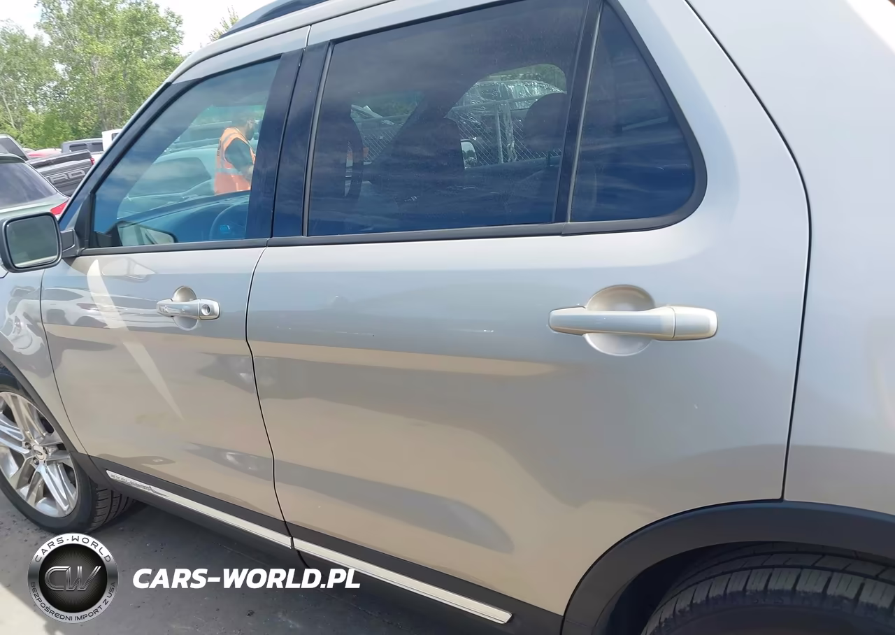 2017 Ford Explorer Xlt VIN:1FM5K7D88HGA67355 - 14
