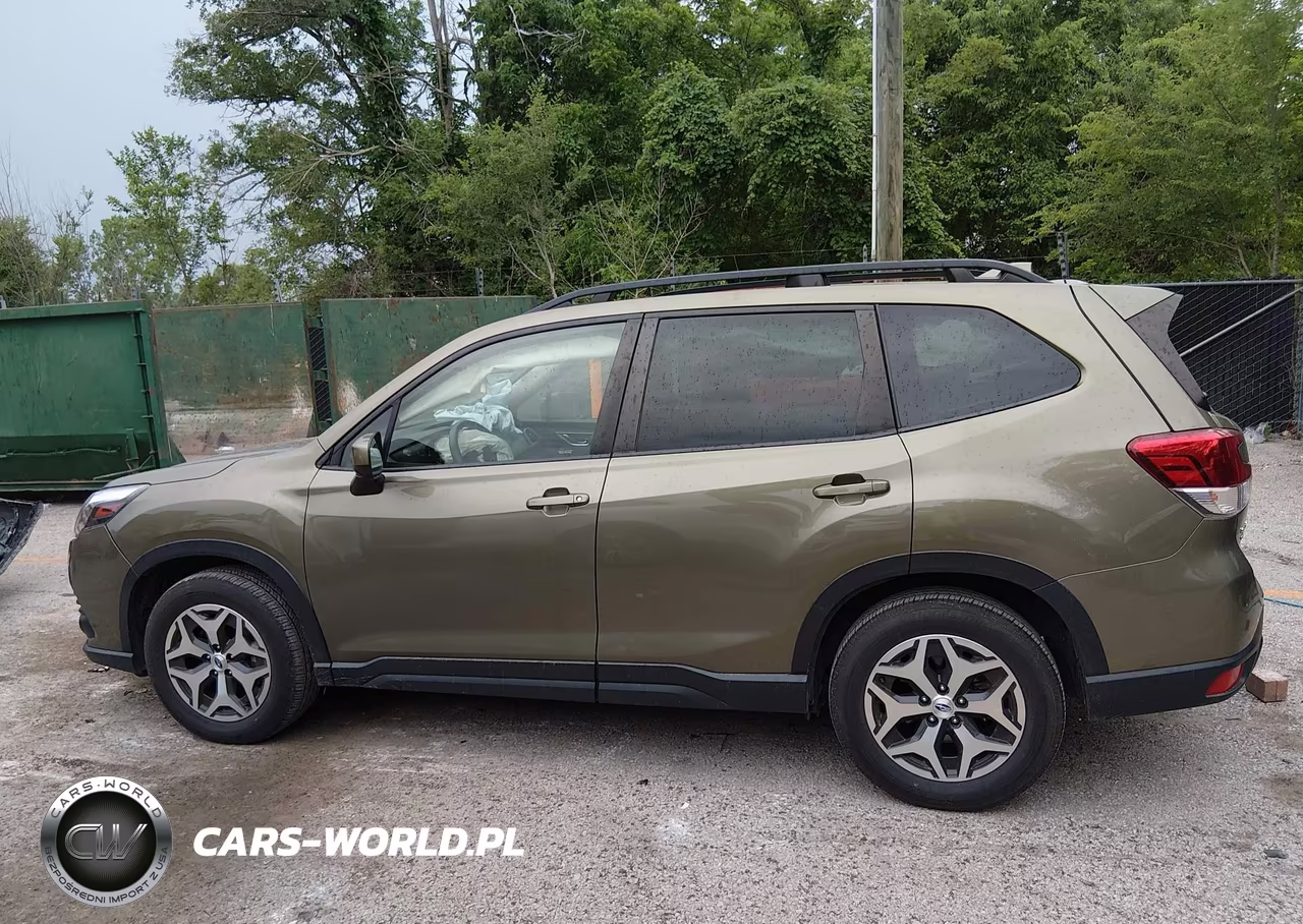 2023 Subaru Forester Premium VIN:JF2SKADC2PH406212 - 14