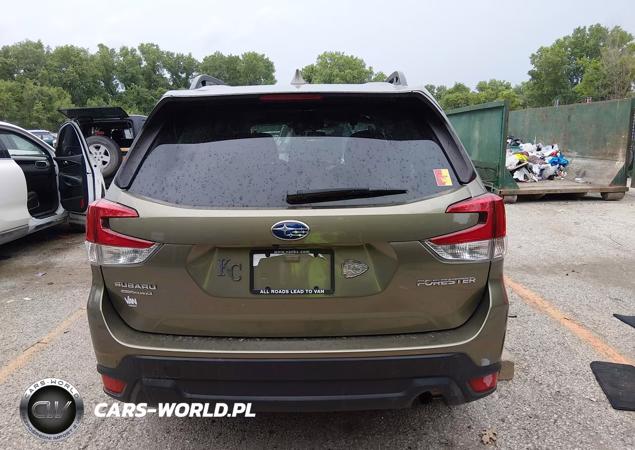 2023 Subaru Forester Premium VIN:JF2SKADC2PH406212 - 16