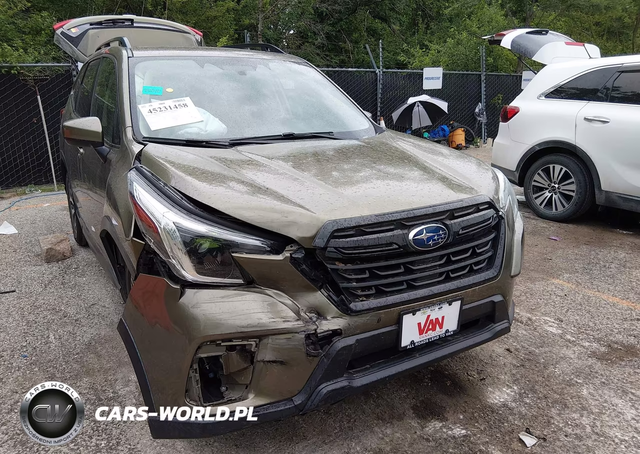 2023 Subaru Forester Premium VIN:JF2SKADC2PH406212 - 6