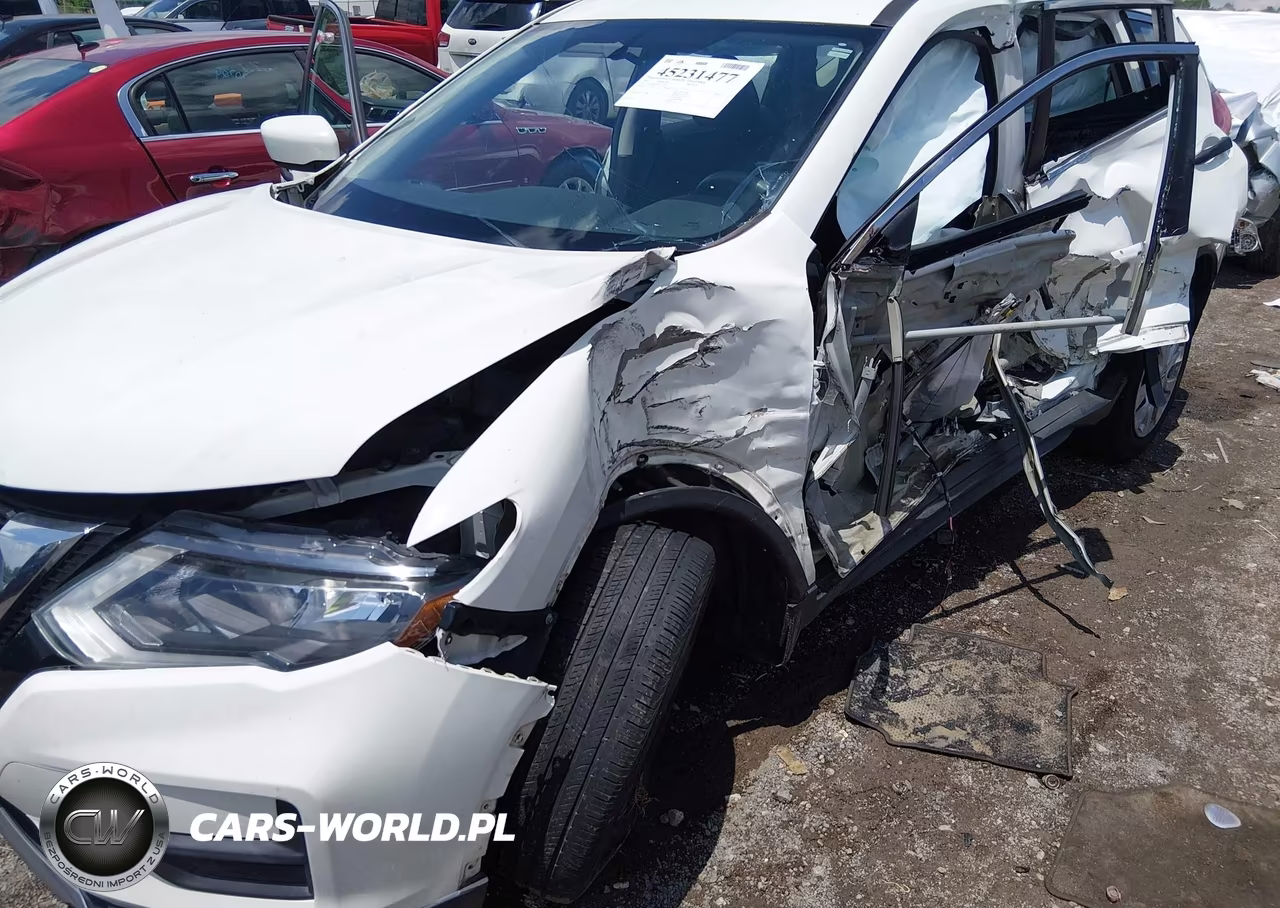 2017 Nissan Rogue S VIN:5N1AT2MV9HC737751 - 6