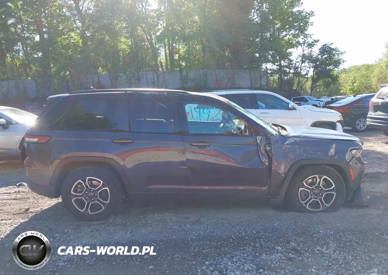 2023 Jeep Grand Cherokee 4Xe Trailhawk VIN:1C4RJYC62P8905466 - 13