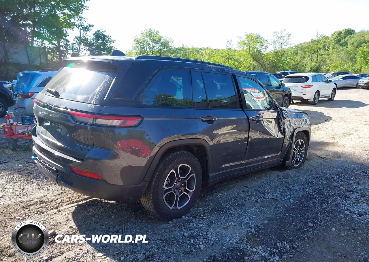 2023 Jeep Grand Cherokee 4Xe Trailhawk VIN:1C4RJYC62P8905466 - 4