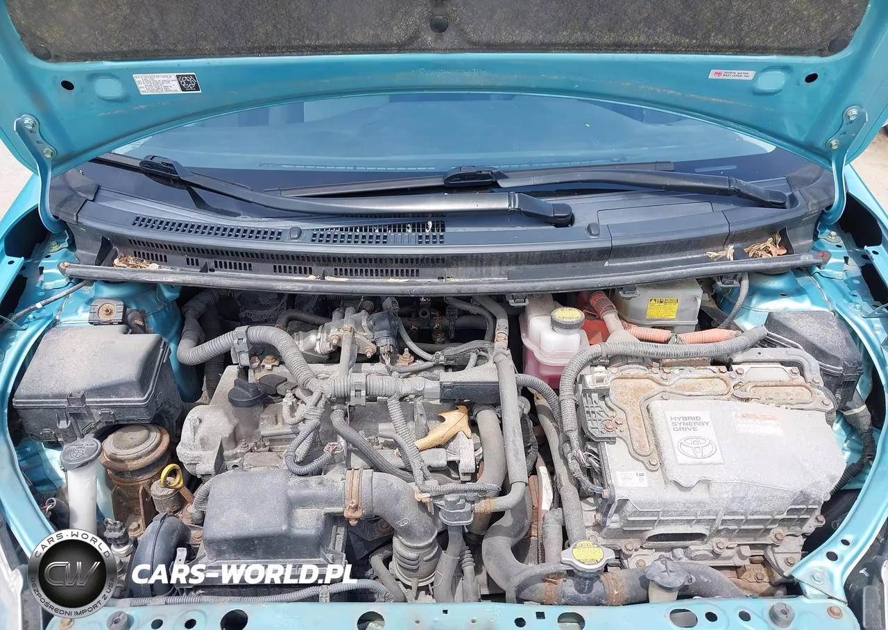 2013 Toyota Prius C Two VIN:JTDKDTB31D1051934 - 10