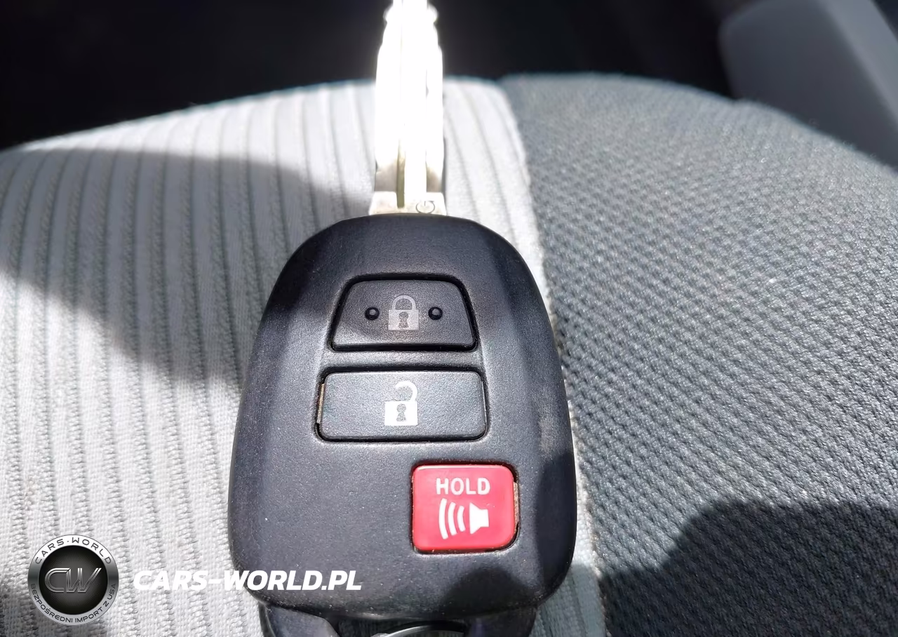 2013 Toyota Prius C Two VIN:JTDKDTB31D1051934 - 11