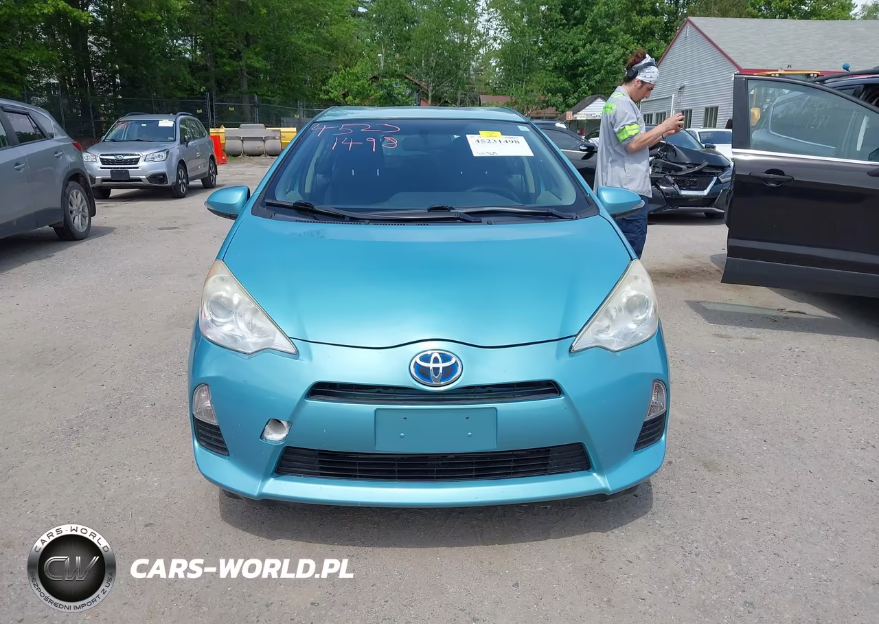 2013 Toyota Prius C Two VIN:JTDKDTB31D1051934 - 12