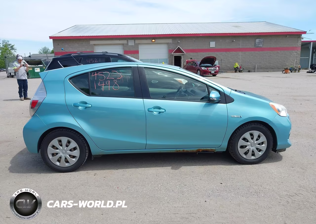 2013 Toyota Prius C Two VIN:JTDKDTB31D1051934 - 13