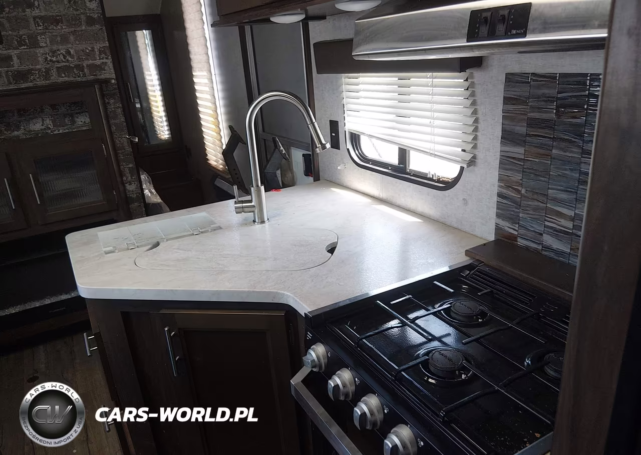 2018 Forest River Cherokee Travel Trailer VIN:4X4TCKB26JK049816 - 13