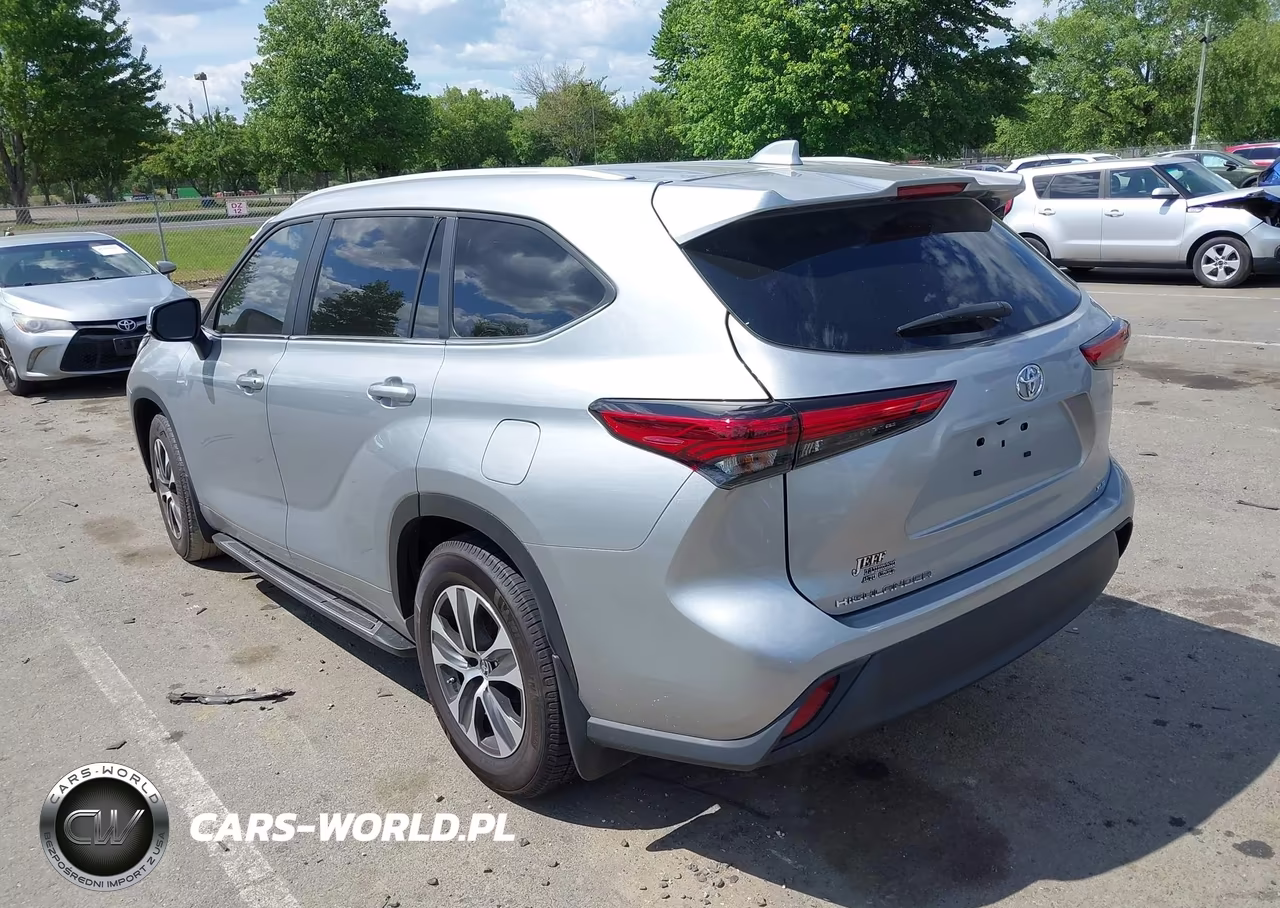 2023 Toyota Highlander Xle VIN:5TDKDRAH2PS523436 - 3