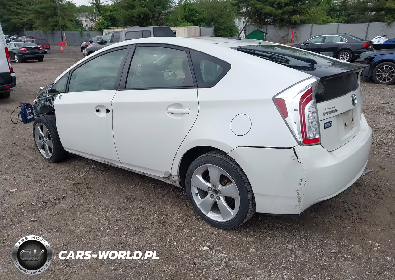 2013 Toyota Prius Three Se VIN:JTDKN3DU2D5581387 - 3
