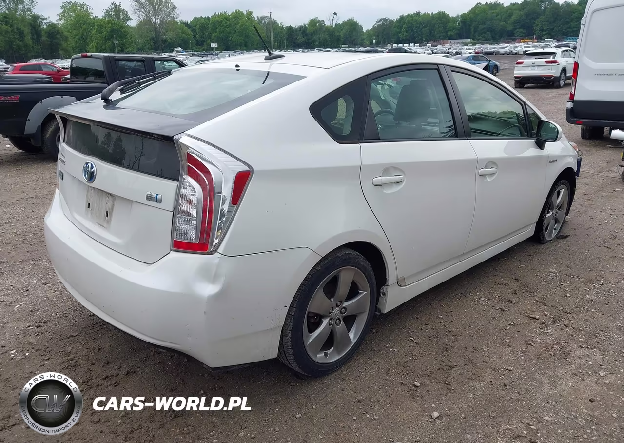 2013 Toyota Prius Three Se VIN:JTDKN3DU2D5581387 - 4