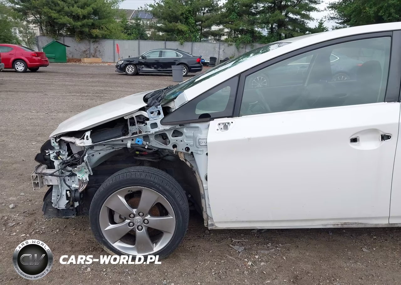 2013 Toyota Prius Three Se VIN:JTDKN3DU2D5581387 - 6