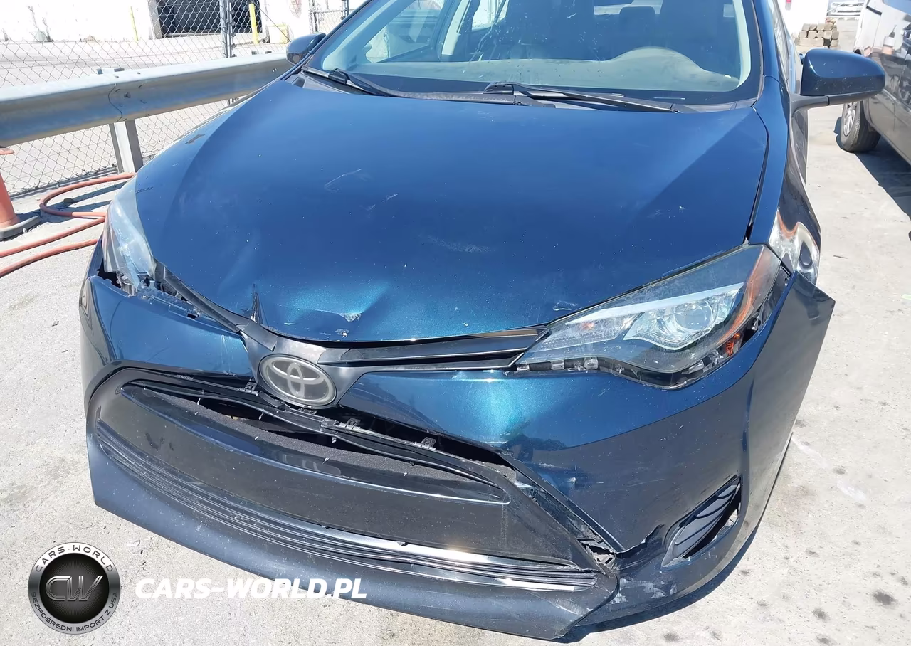 2019 Toyota Corolla Le VIN:5YFBURHE5KP945164 - 18