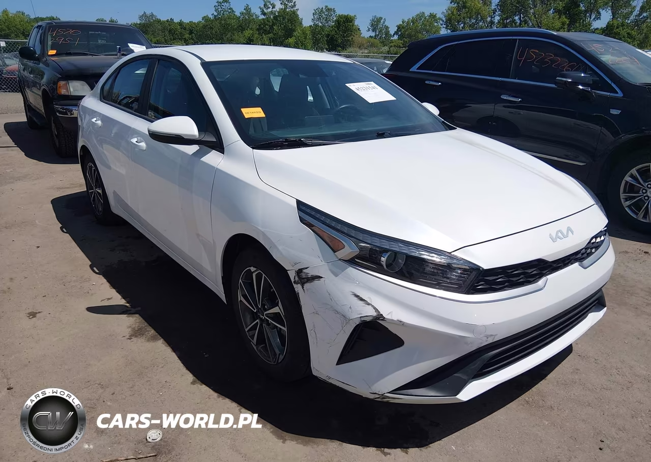 2023 Kia Forte Lxs – zdjęcie 1 z 17