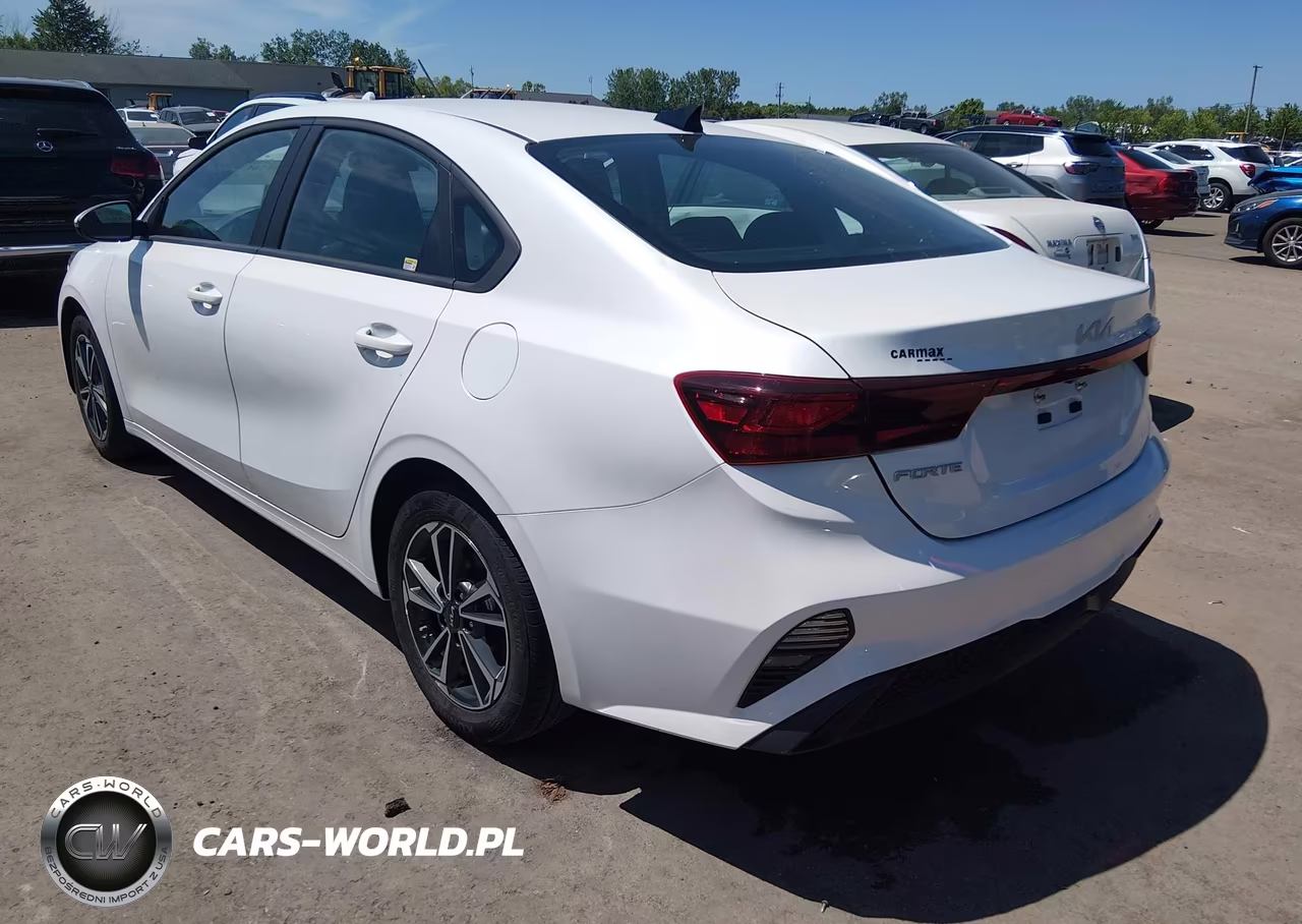 2023 Kia Forte Lxs VIN:3KPF24AD1PE608429 - 3