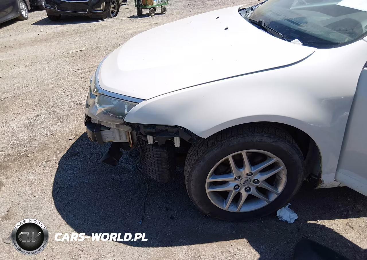 2012 Ford Fusion S VIN:3FAHP0GA1CR381557 - 6