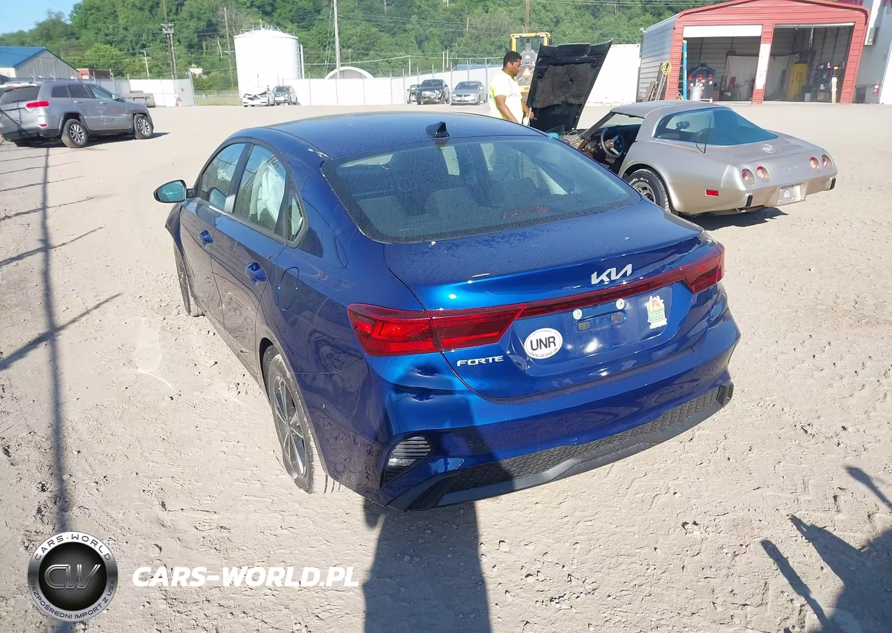 2023 Kia Forte Lxs VIN:3KPF24AD5PE519690 - 3