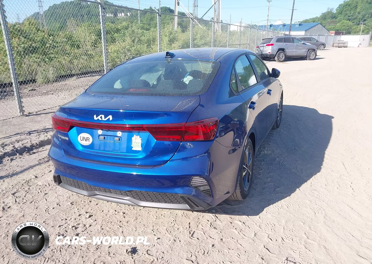 2023 Kia Forte Lxs VIN:3KPF24AD5PE519690 - 4