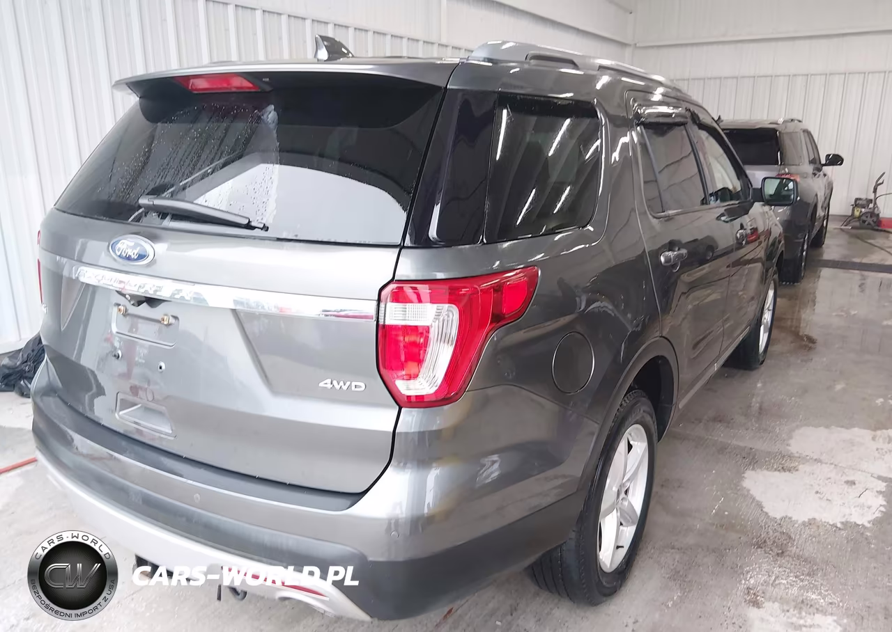 2017 Ford Explorer Xlt VIN:1FM5K8D87HGA69023 - 4