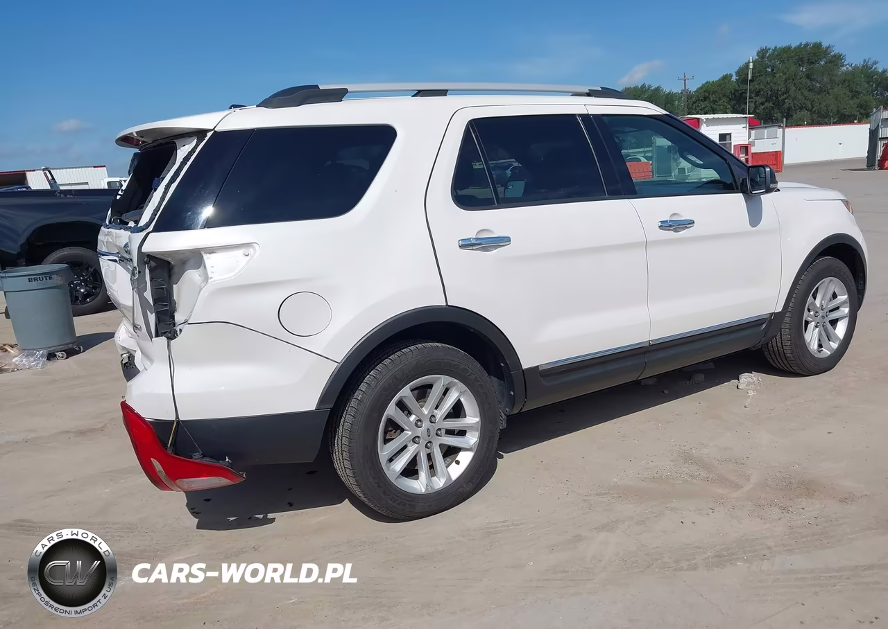 2015 Ford Explorer Xlt VIN:1FM5K7D81FGC04682 - 4