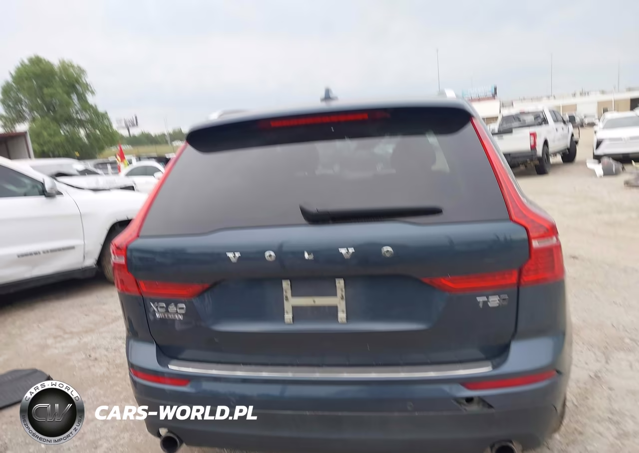2018 Volvo Xc60 T5 Momentum VIN:YV4102RK2J1045048 - 16