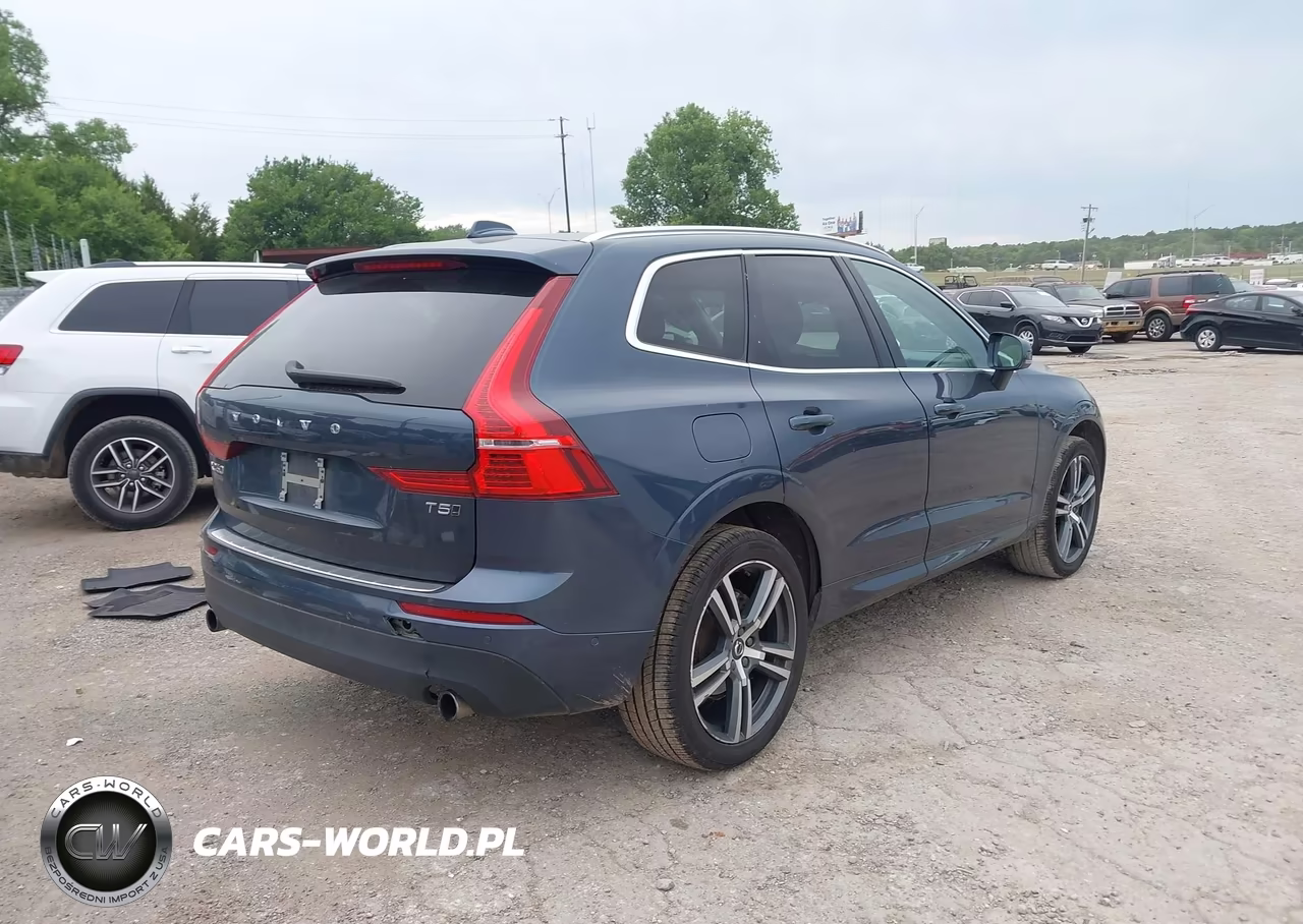 2018 Volvo Xc60 T5 Momentum VIN:YV4102RK2J1045048 - 4