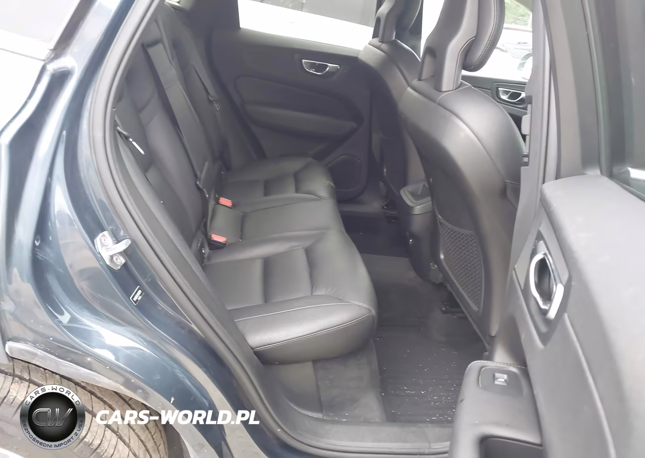2018 Volvo Xc60 T5 Momentum VIN:YV4102RK2J1045048 - 8