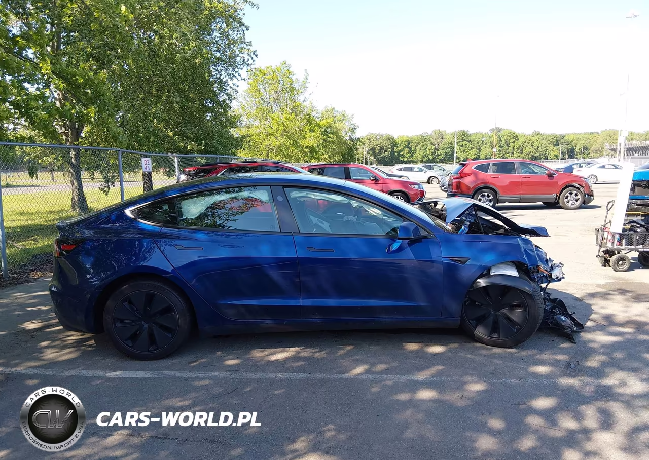 2025 Tesla Model 3 VIN:5YJ3E1EA7SF943657 - 11