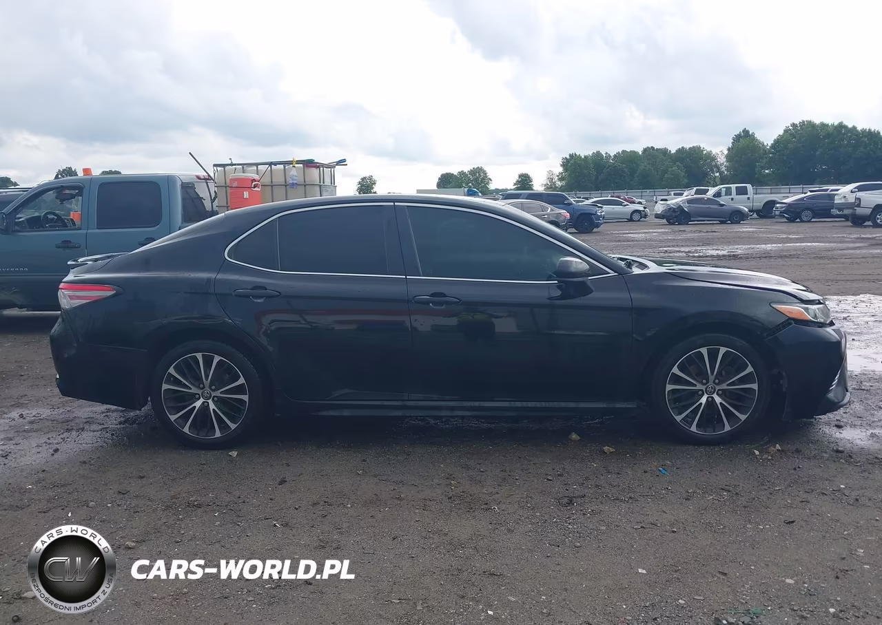2018 Toyota Camry Se VIN:4T1B11HKXJU580204 - 13