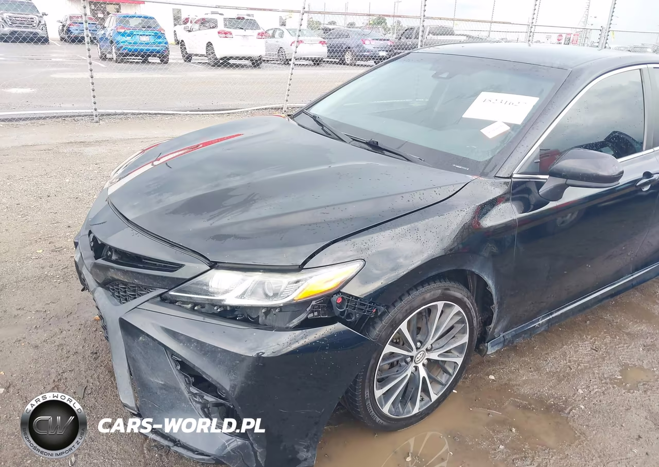 2018 Toyota Camry Se VIN:4T1B11HKXJU580204 - 19