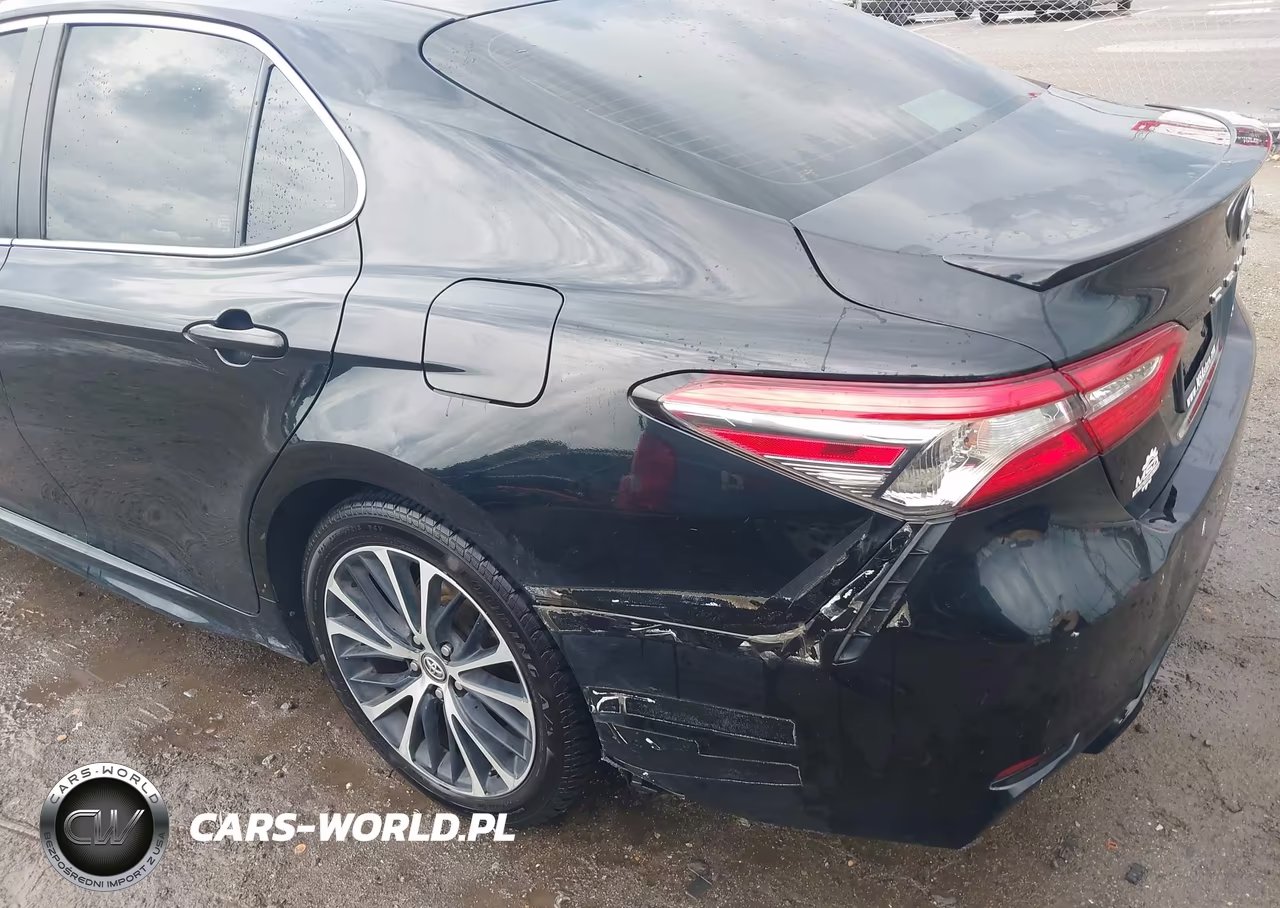 2018 Toyota Camry Se VIN:4T1B11HKXJU580204 - 20