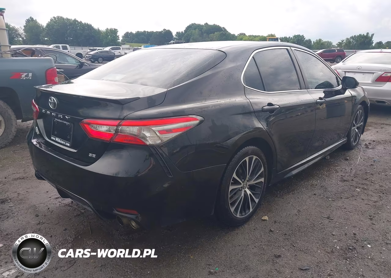 2018 Toyota Camry Se VIN:4T1B11HKXJU580204 - 4