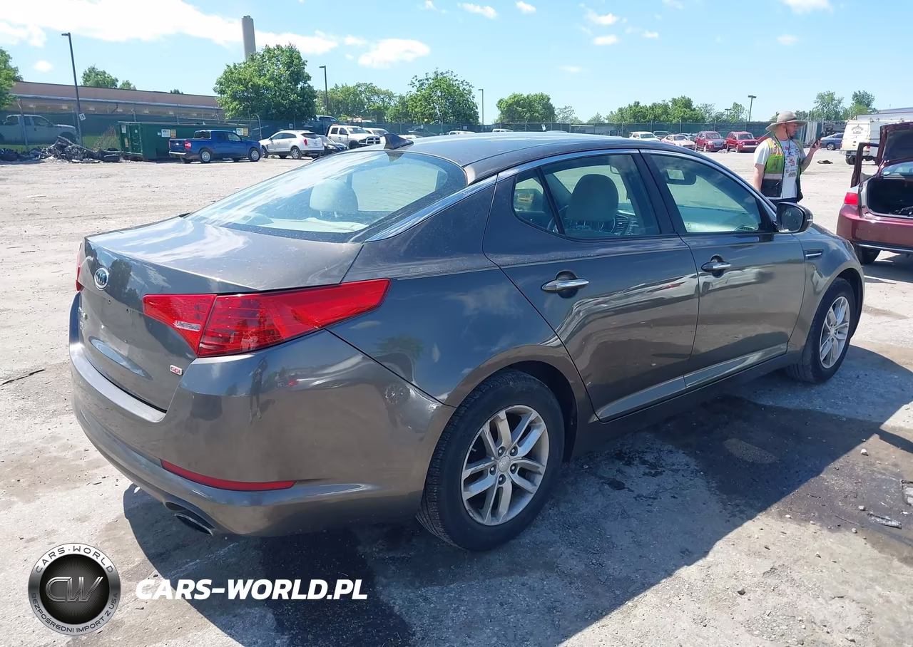 2012 Kia Optima Lx VIN:5XXGM4A73CG075316 - 4