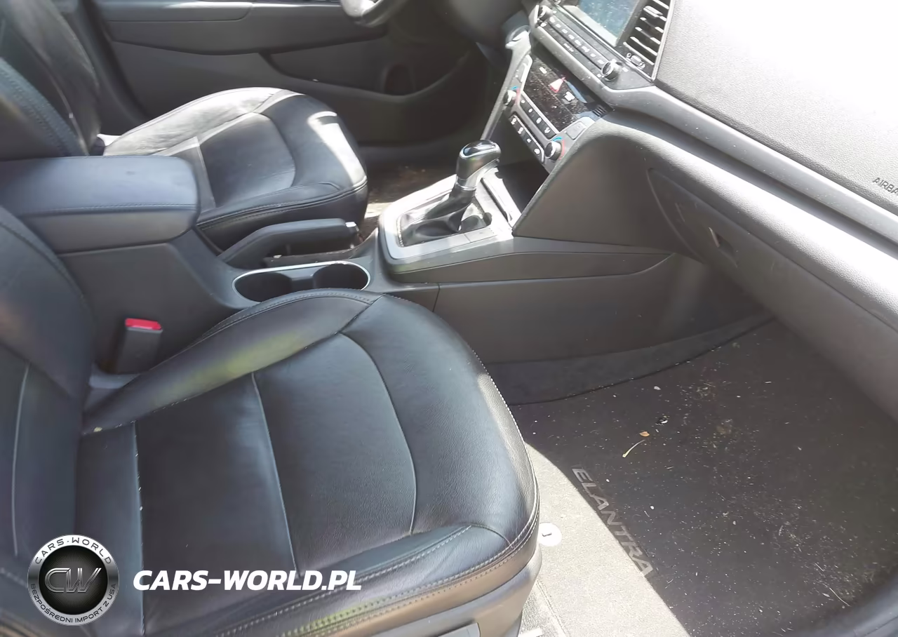 2017 Hyundai Elantra Value Edition VIN:5NPD84LF2HH140311 - 5