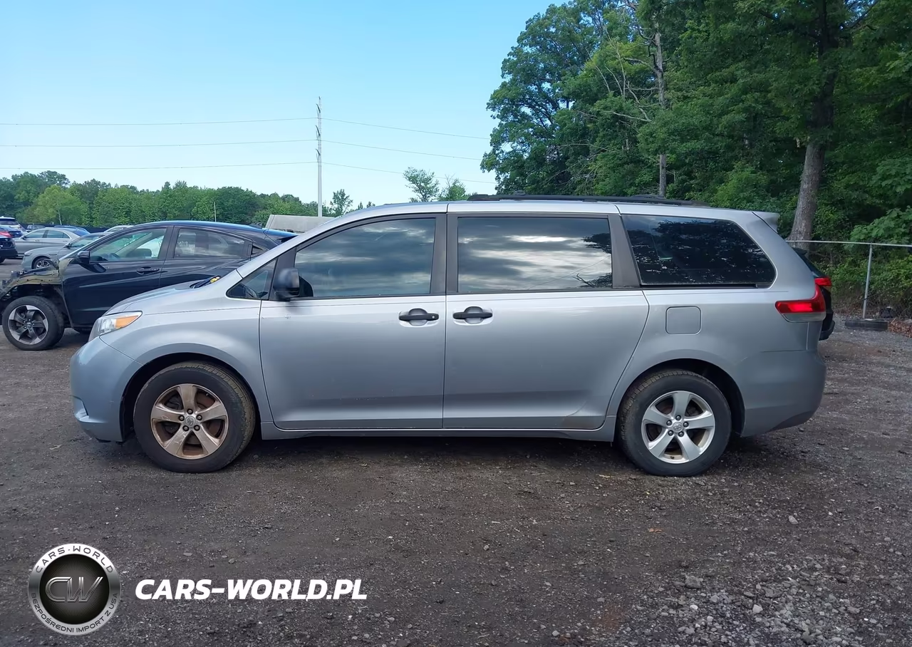2011 Toyota Sienna VIN:5TDKA3DCXBS001961 - 14