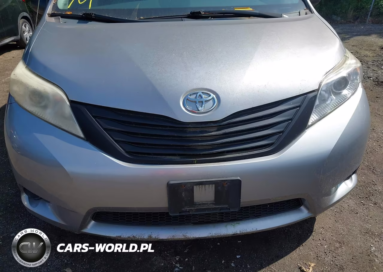 2011 Toyota Sienna VIN:5TDKA3DCXBS001961 - 6