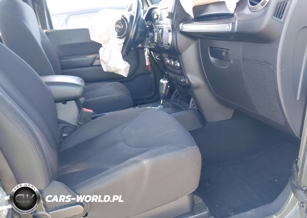 2015 Jeep Wrangler Sport VIN:1C4GJWAG2FL691839 - 5