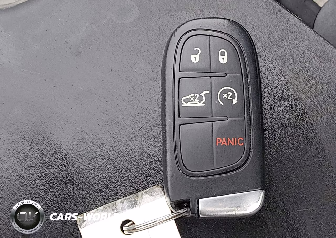 2015 Jeep Cherokee Latitude VIN:1C4PJLCS2FW643501 - 11
