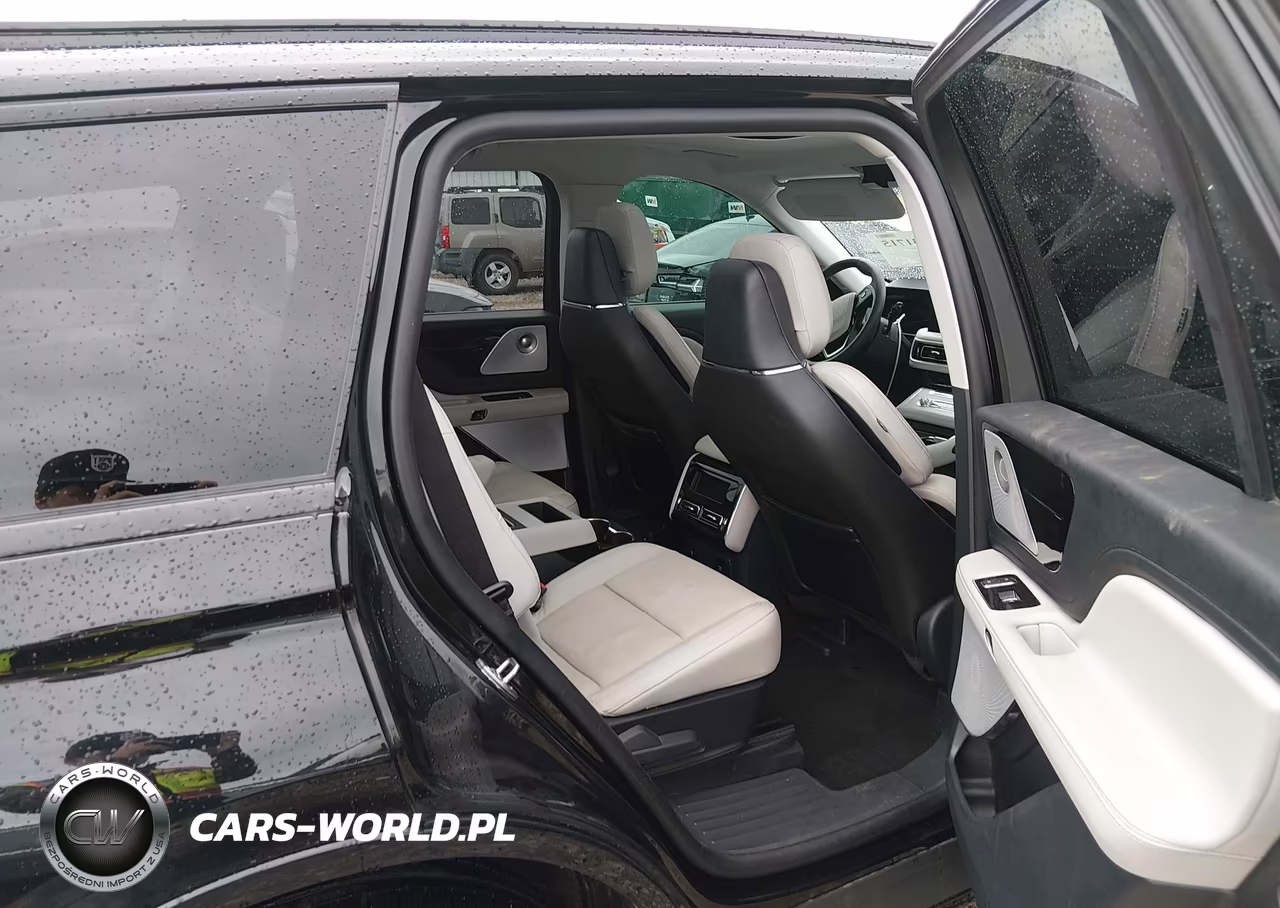 2025 Lincoln Aviator Reserve VIN:5LM5J7XC6SGL17165 - 8