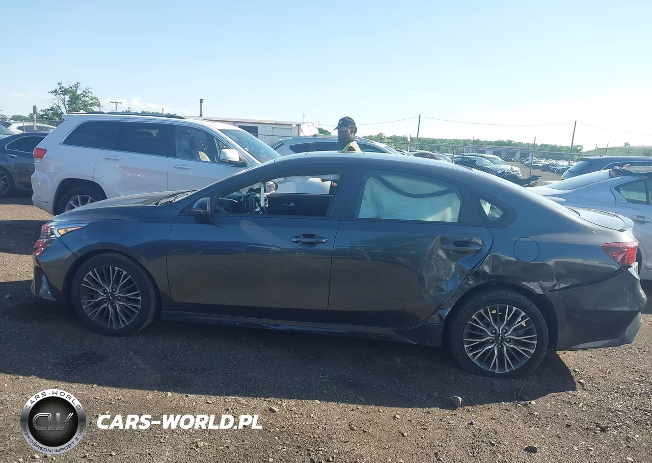2023 Kia Forte Gt-Line VIN:3KPF54AD4PE613440 - 14