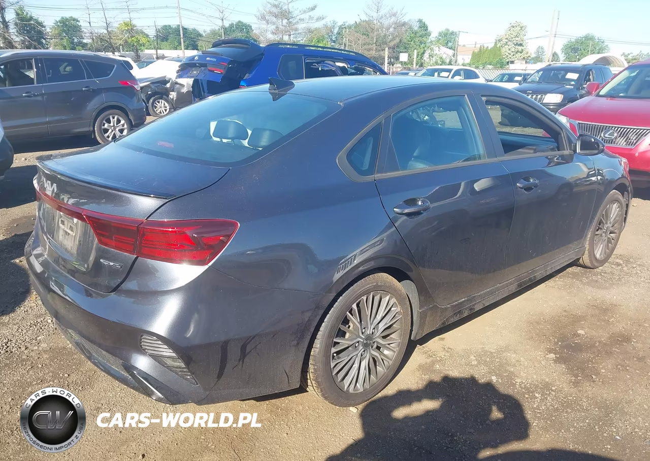 2023 Kia Forte Gt-Line VIN:3KPF54AD4PE613440 - 4